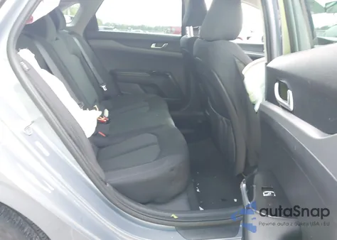 2021 Kia K5 Lxs z USA, uszkodzony, nr VIN 5XXG14J22MG027059